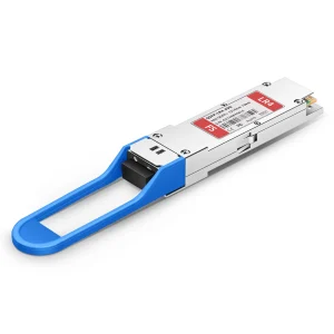 Cisco QSFP-40G-LR4-S یک ترنسیور +QSFP با سرعت 40 گیگابیت بر ثانیه از سری Cisco S-Class است که برای ارتباطات 40GBASE-LR4 روی فیبر نوری سینگل مود (SMF) طراحی شده است. این ماژول با استفاده از کانکتور Duplex LC و فناوری CWDM، ارتباطی پایدار تا 10 کیلومتر را روی فیبر G.652 Single-Mode فراهم می‌کند. این مدل تنها از 40Gb Ethernet پشتیبانی می‌کند و از FCoE پشتیبانی نمی‌کند.