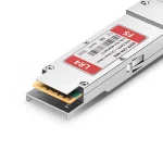 Cisco QSFP-40G-LR4-S یک ترنسیور +QSFP با سرعت 40 گیگابیت بر ثانیه از سری Cisco S-Class است که برای ارتباطات 40GBASE-LR4 روی فیبر نوری سینگل مود (SMF) طراحی شده است. این ماژول با استفاده از کانکتور Duplex LC و فناوری CWDM، ارتباطی پایدار تا 10 کیلومتر را روی فیبر G.652 Single-Mode فراهم می‌کند. این مدل تنها از 40Gb Ethernet پشتیبانی می‌کند و از FCoE پشتیبانی نمی‌کند.